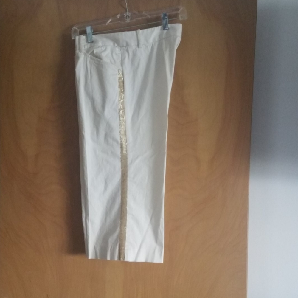 White capri